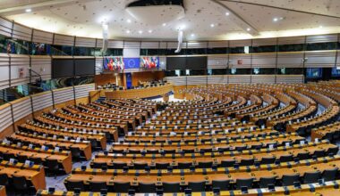 Rahatüli podiseb. Euroopa Liidu netomaksjad astuvad ühisrindesse 1,8-triljonilise eelarvekava vastu