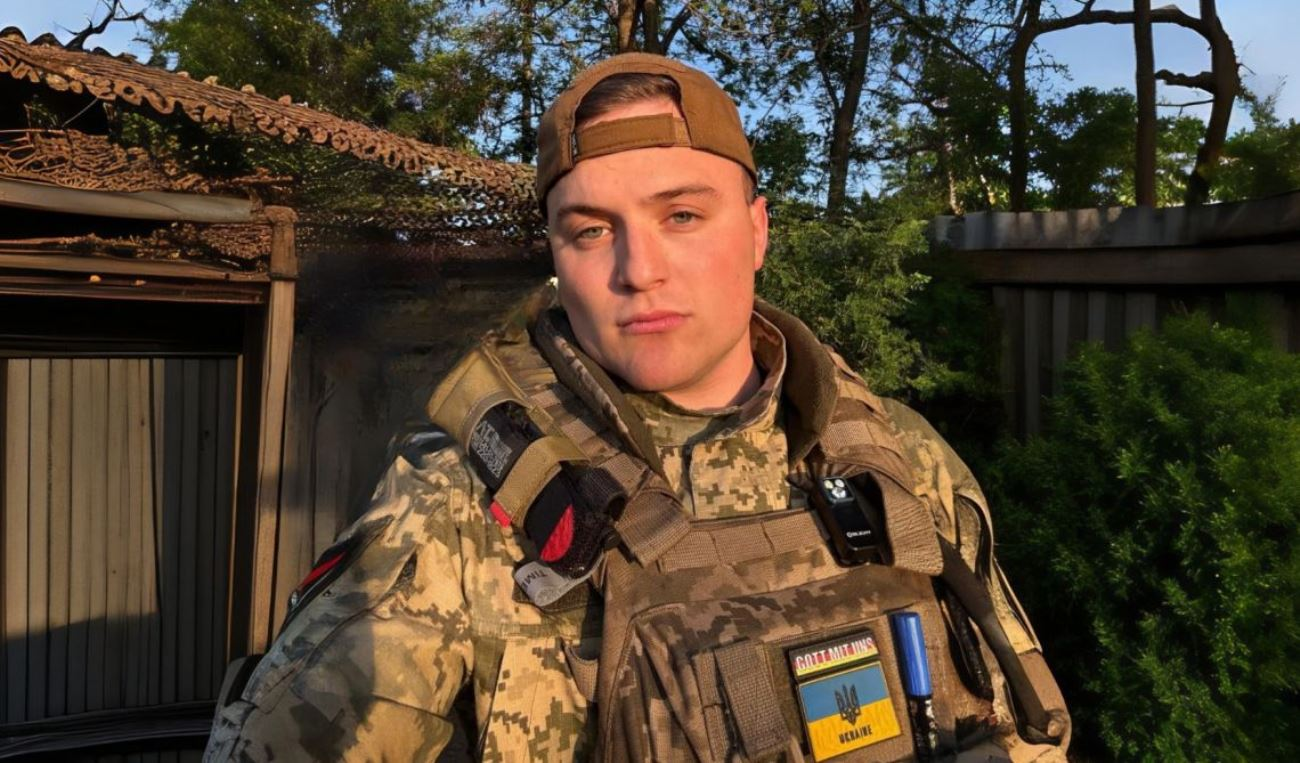 Ukrainat kaitsnud Saksa rahvuslane sai kodumaal Azovi sümbolite eest trahvi