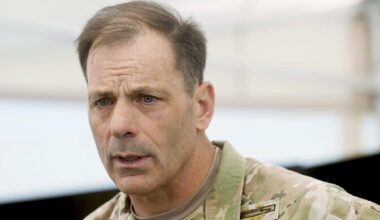 Hegseth vallandas Ukraina abi eest vastutanud neljatärnikindrali | Välismaa