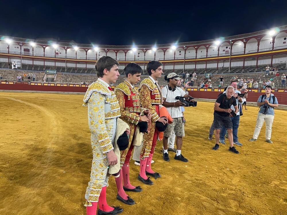Buena entrada con media visual en la plaza de toros de Ciudad Real en la final del certamen de la escuela taurina