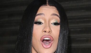 Cardi B, demandada por una mujer a la que lanzó un micrófono en pleno concierto
