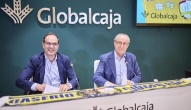 Julián Amores (i) y Mariano León (d), presidentes del BM Caserío Ciudad Real y Globalcaja, respectivamente.