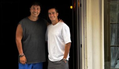 Lucas Vázquez disfruta del verano en Galicia comiendo en A Coruña y bañándose en Perbes
