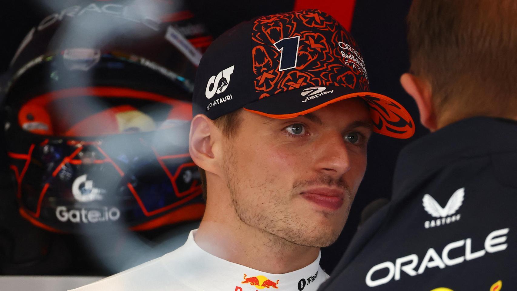 Max Verstappen, en el box de Red Bull durante el GP de Bélgica.