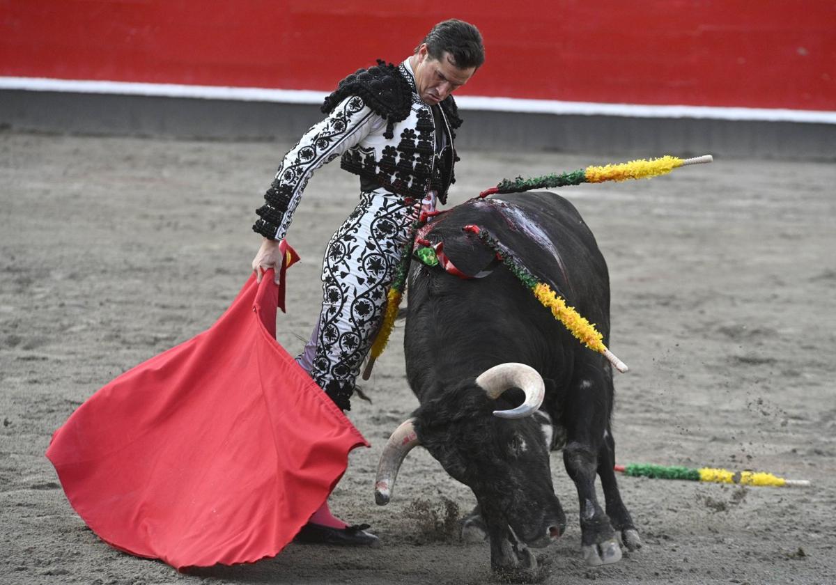 Tres orejas cortadas que salvan la tarde