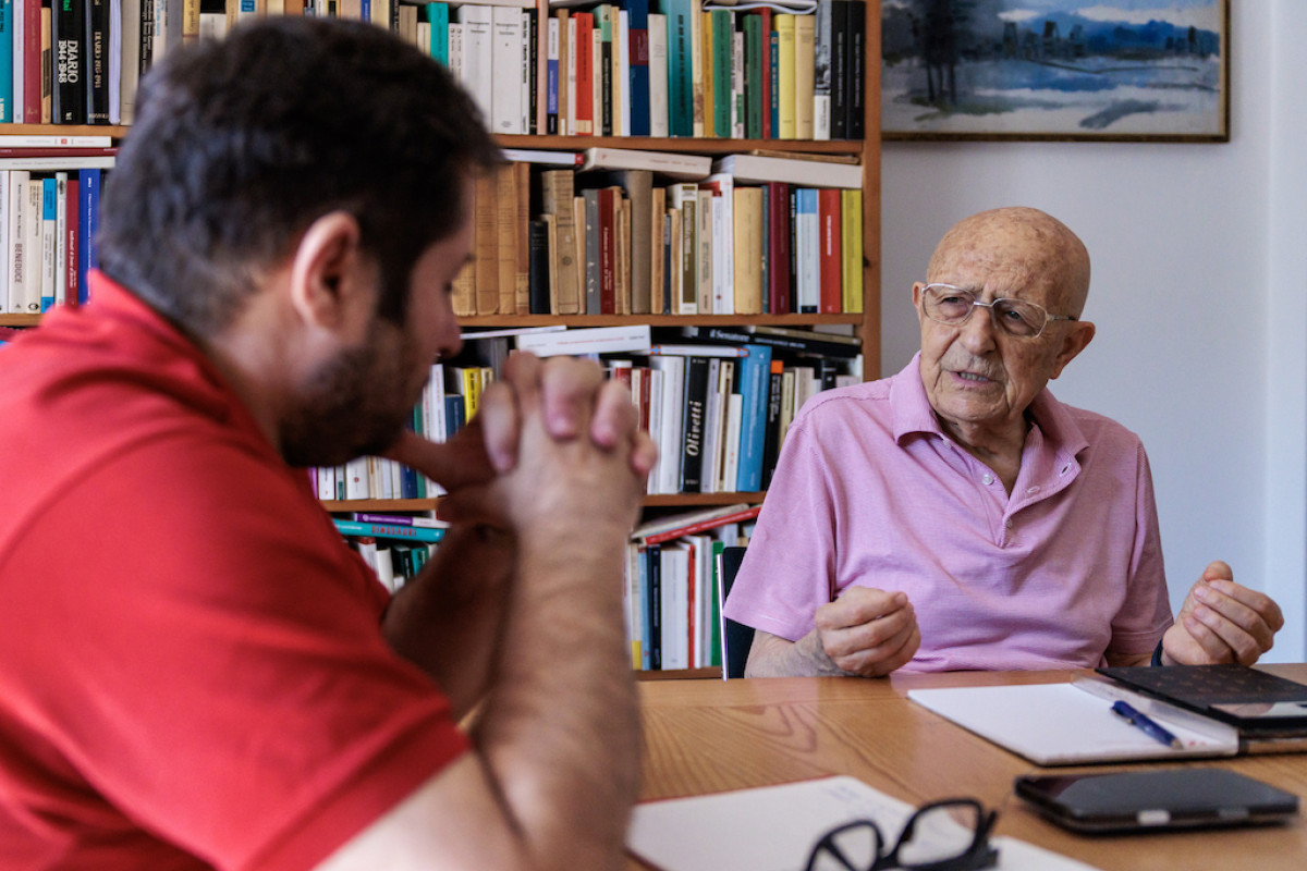 "Los partidos ya no son intérpretes de la sociedad y su papel lo ejercen los intereses organizados"