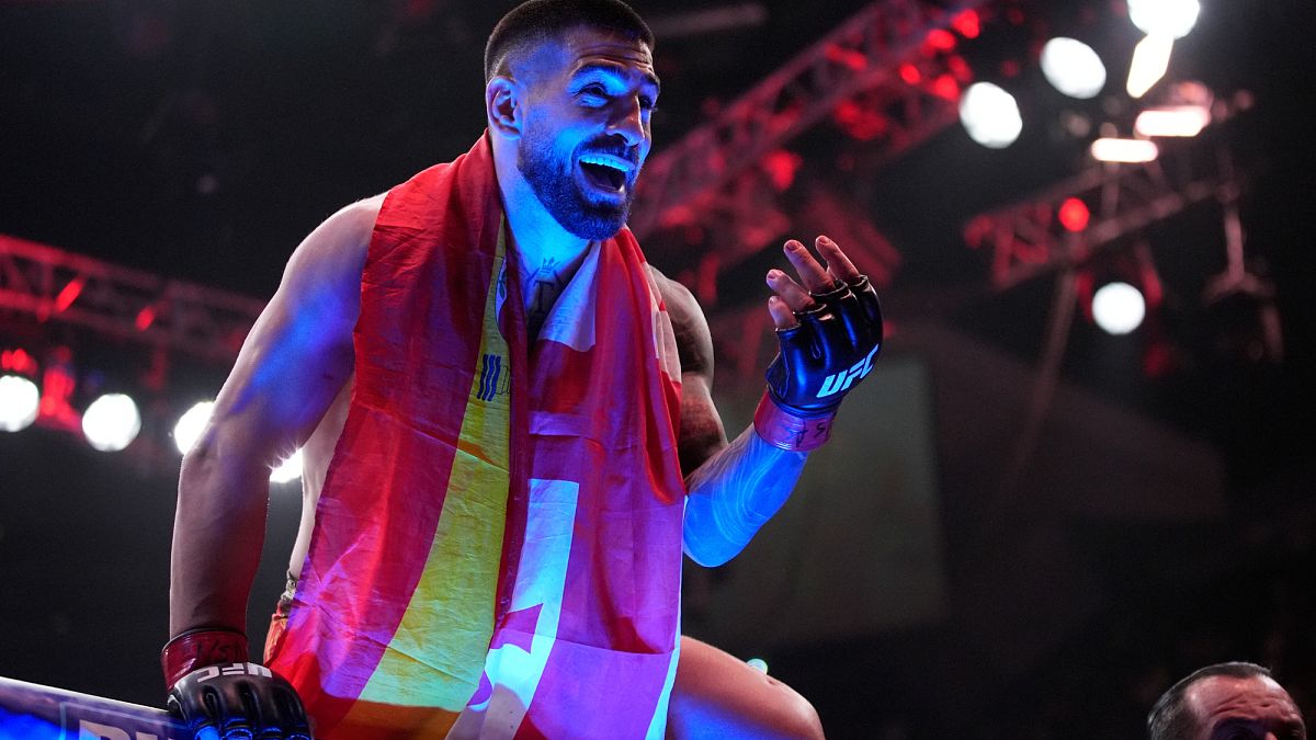 Ilia 'El Matador' Topuria hace historia al conquistar su segundo cinturón de la UFC