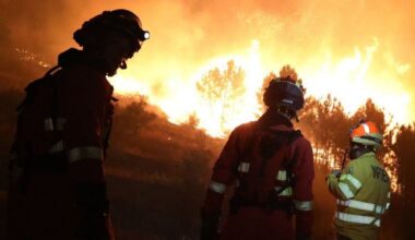 España lucha contra múltiples incendios forestales activos en plena operación salida