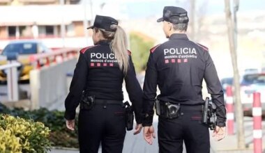 Abaten a un hombre de unos 20 años, que irrumpió con un cuchillo en la comisaría de Montornès del Vallès, tras herir de gravedad a un agente - El Mundo