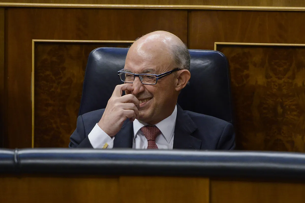 Más allá del
'caso Montoro' - El Mundo