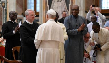 El Papa llama a formar discípulos y misioneros felices, arraigados en Cristo