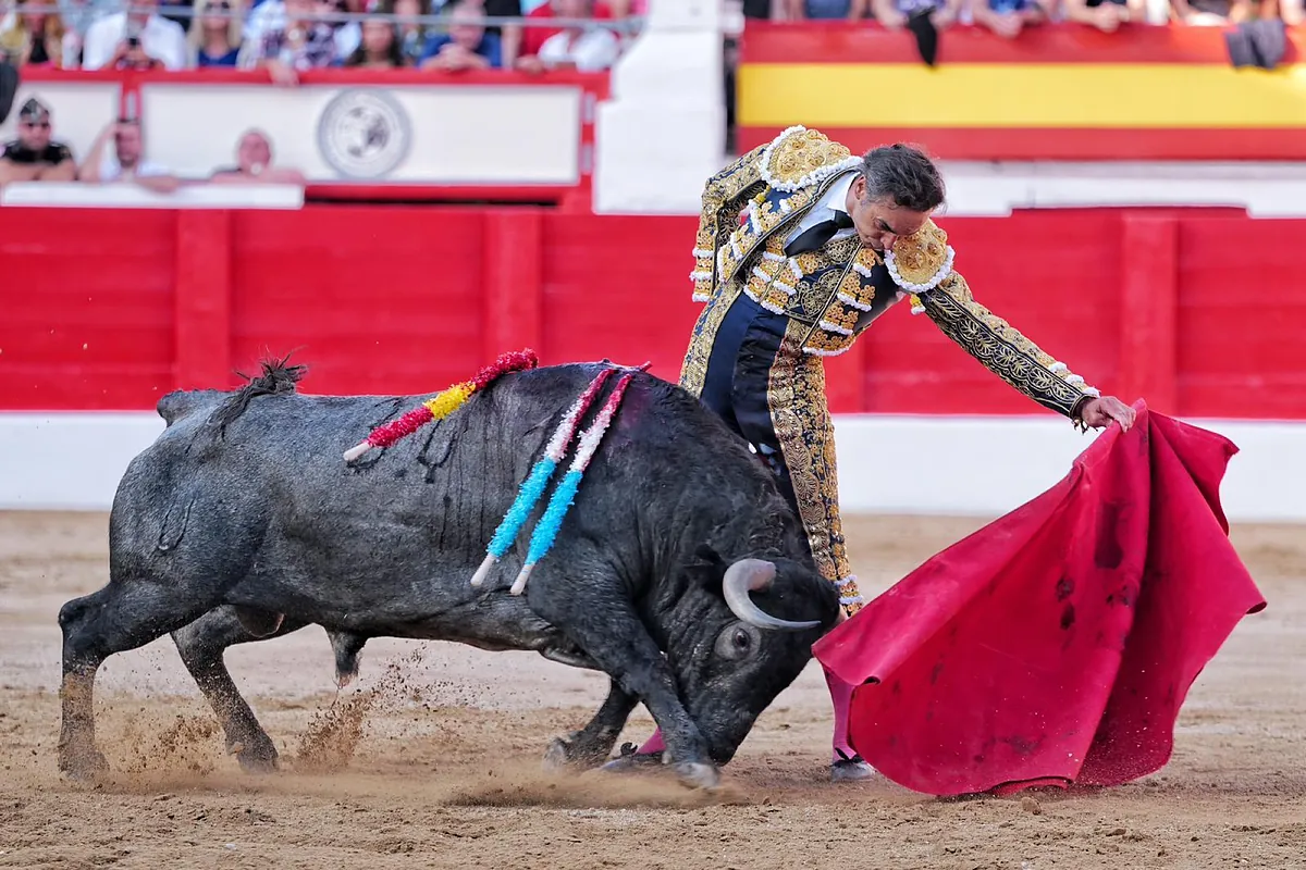 Un repaso a Roca Rey: El Cid cabalga de nuevo sobre su magisterio y la excelencia de Victorino en Santander - El Mundo