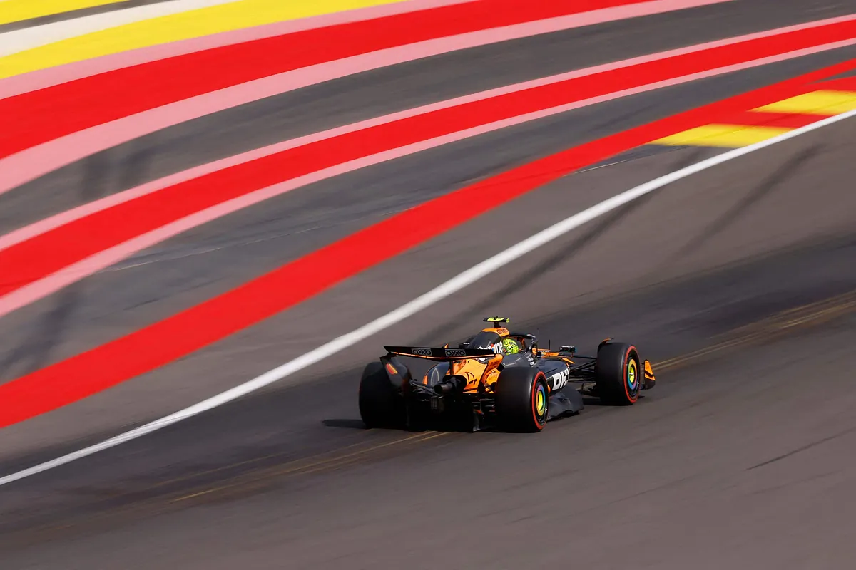 Norris aumenta la presión sobre Piastri con su 'pole' en Spa, donde Aston Martin naufraga de nuevo - El Mundo
