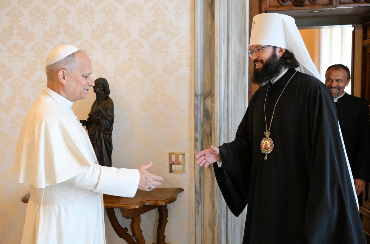 El Papa se reunió con el metropolita del Patriarcado de Moscú