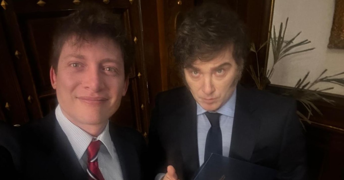 Alivio en las filas de Santiago Caputo por el espaldarazo de Milei tras la tensión por las listas