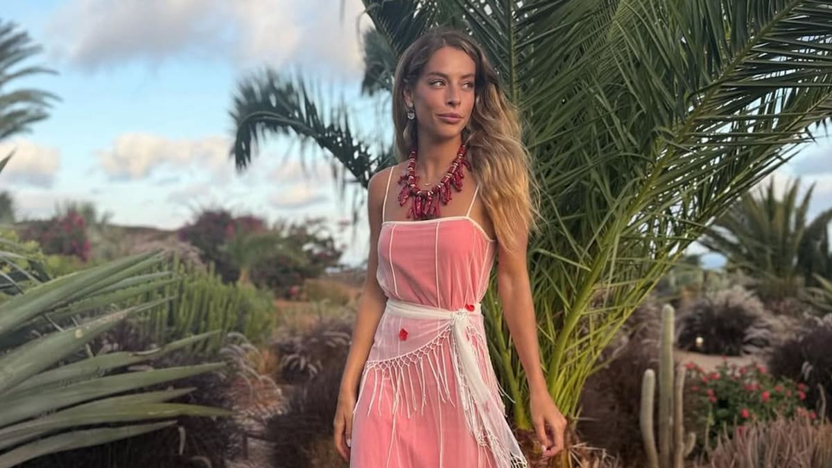 La renovada imagen de Belén Écija en su verano más especial con looks de playa, festival y safari