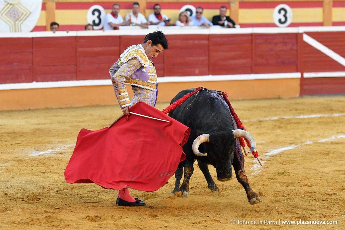 Pablo Aguado, El Payo y Talavante triunfan en Tudela con temple y naturalidad