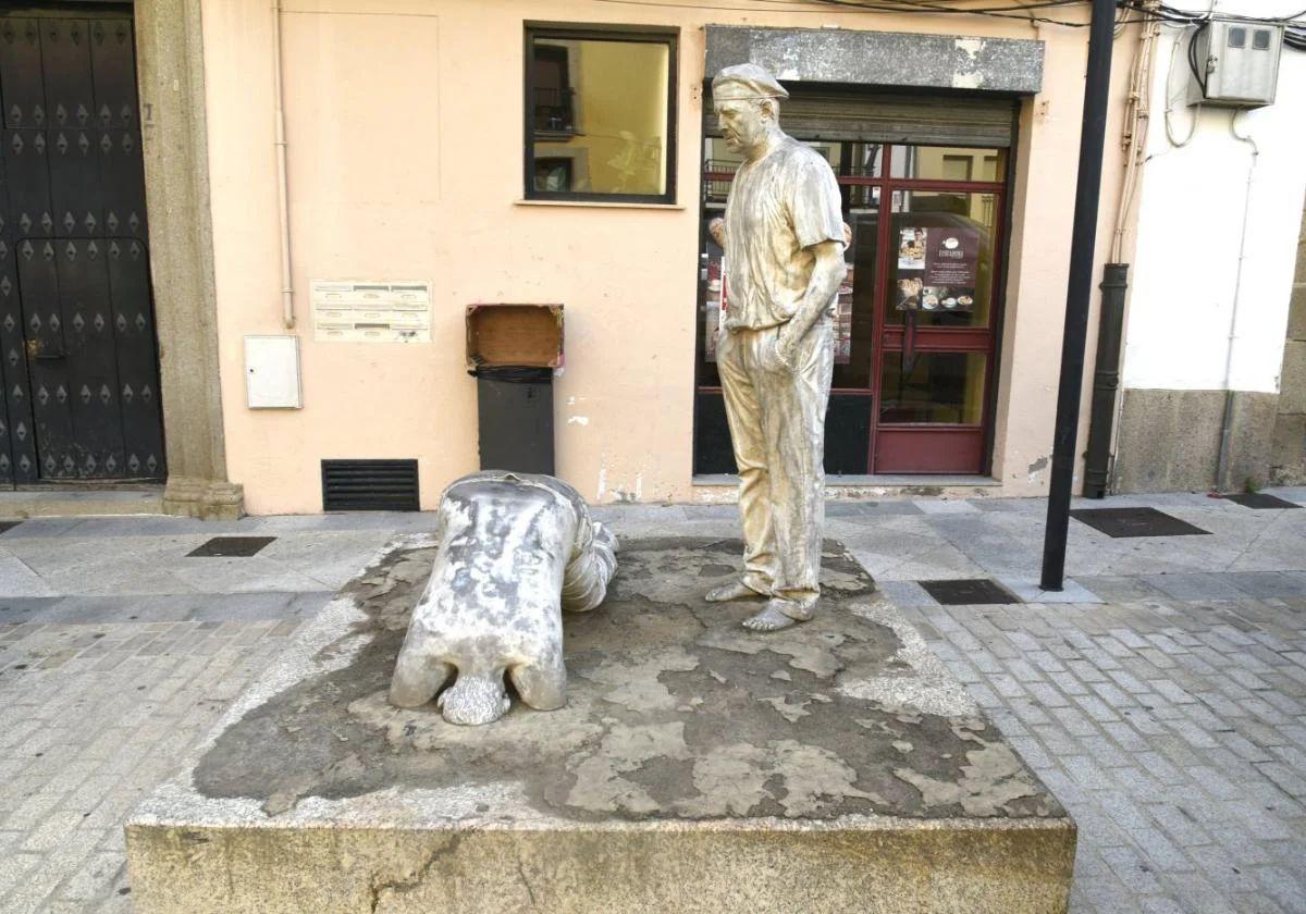Trabajos previos en la estatua de Ansano