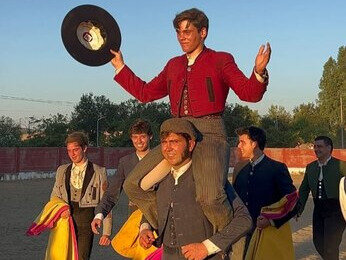 Novillada en Cabezarados, muy entretenida y con muy buen tiempo, organizada por la Escuela Taurina Alcazareña