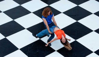 Pareja de bailarines en un espectáculo de danza