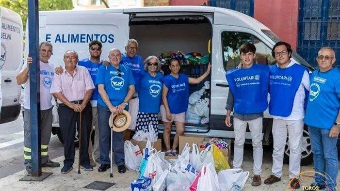 La novillada sin picadores abre las Colombinas con la recaudación de dos toneladas de alimentos