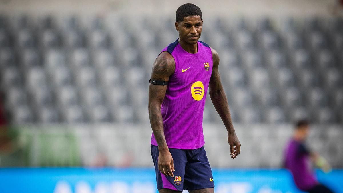 Así marca Rashford en el primer entreno en Japón