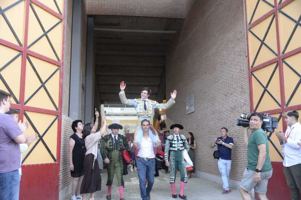 El catalán Mario Vilau arrasó en la primera de feria de Íscar