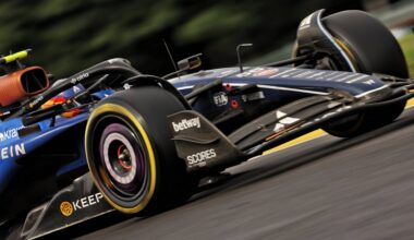 Carlos Sainz sufre en el GP de Bélgica con los reglajes y un problema en boxes