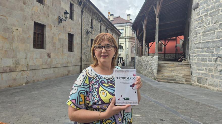 Felicidad Armiño publica la novela ‘Txorimalo. La Sociedad Maldita’