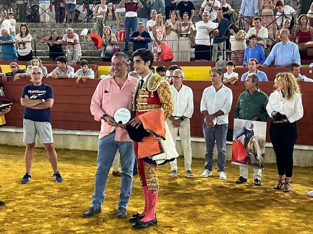 Buena entrada con media visual en la plaza de toros de Ciudad Real en la final del certamen de la escuela taurina
