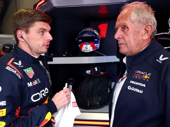 Max Verstappen, junto a Helmut Marko en el GP de la Emilia Romagna
