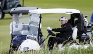 Trump juega al golf en Escocia antes de sus reuniones con Von der Leyen y Starmer