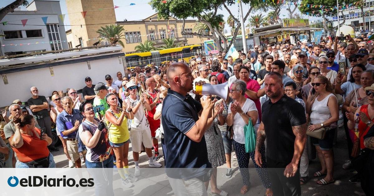 Unas 250 personas acuden en Las Palmas a la concentración convocada por Vox y un influencer ultra de Tenerife contra los migrantes