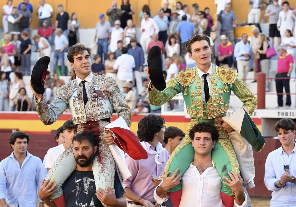 Salvador Herrero y Ruiz de Velasco, a hombros en Roa de Duero