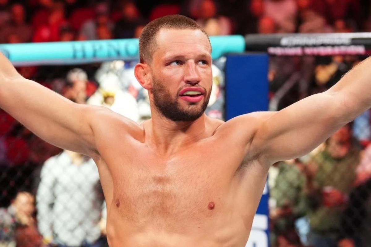 De Ridder continúa invicto en la UFC tras ganar a Whittaker en el UFC Abu Dhabi