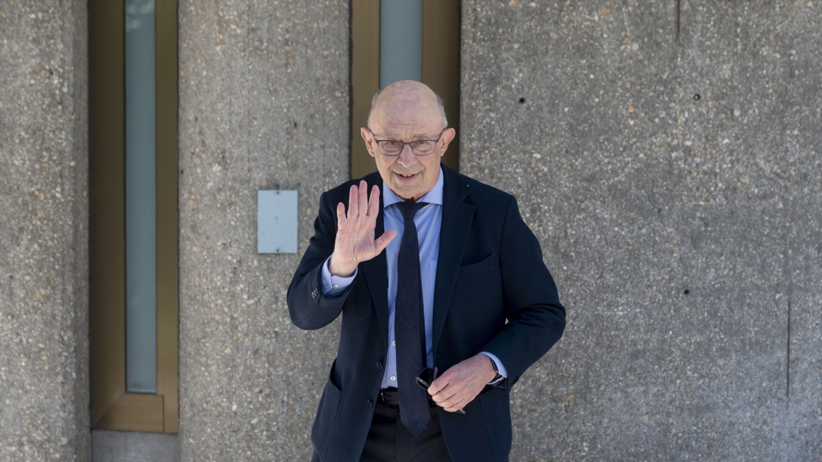 Montoro y demás asociados | Público
