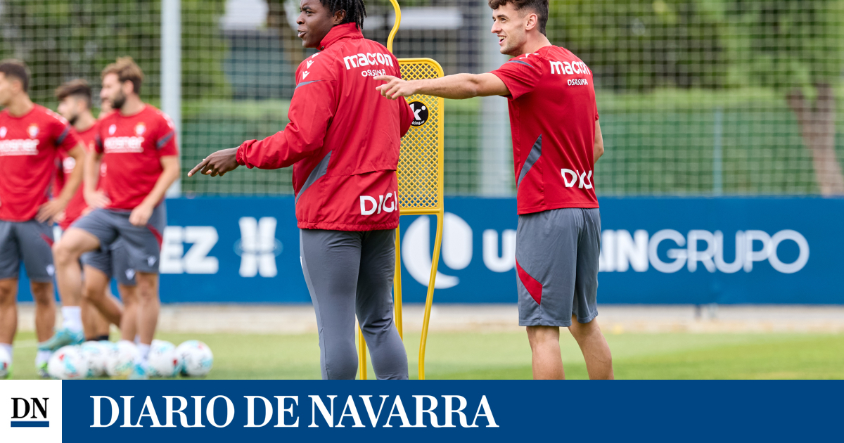 Boyomo bromea con su nuevo 'look' y vacila a Aimar, ajeno a los rumores sobre su futuro