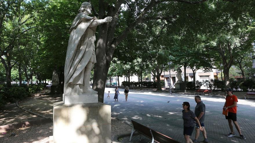 "El traslado de las estatuas del paseo Sarasate cuenta con el informe favorable de Príncipe de Viana"