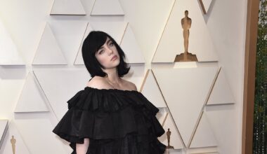 Billie Eilish prepara algo junto a James Cameron y lo anuncia en su último concierto