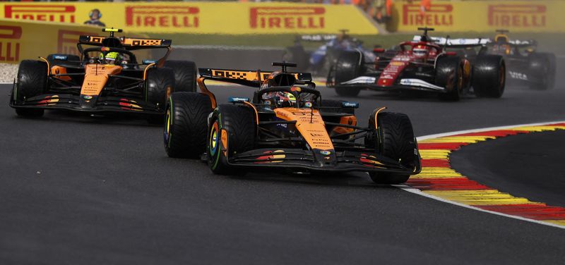 Piastri y Norris compiten como campeones en la lucha por el título de F1, dice jefe de McLaren