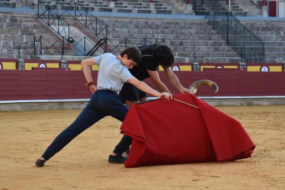 Fernández y Expósito en un entrenamiento de la Escuela Taurina de Ciudad Real