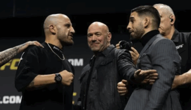 Dana White, durante el careo entre Volkanovski e Ilia Topuria en el UFC 298
