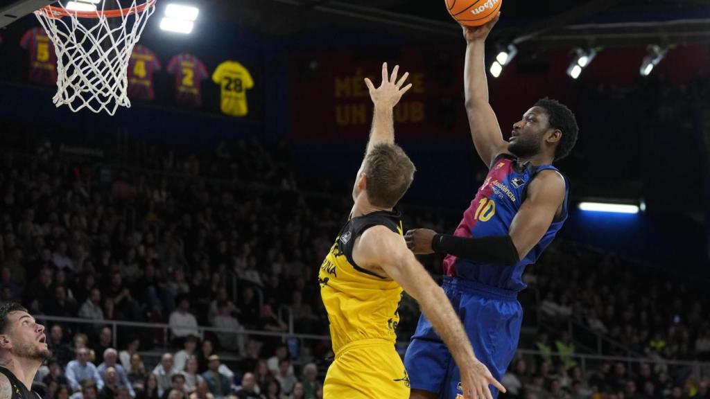 Metu lanza a canasta ante Tenerife