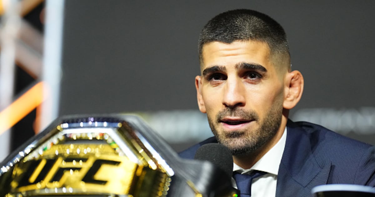 la fecha que pelearían por el título de peso ligero de la UFC – Metro Ecuador