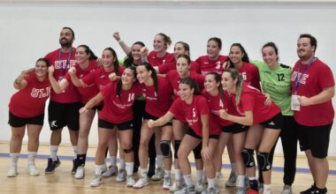 El equipo femenino de balonmano de la ULE juega la final del Europeo Universitario