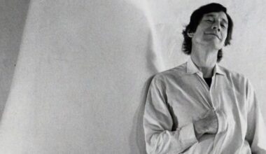 Toda la luz del mediodía: cuando Mauricio Wacquez narró un triángulo de amor veraniego y provocador