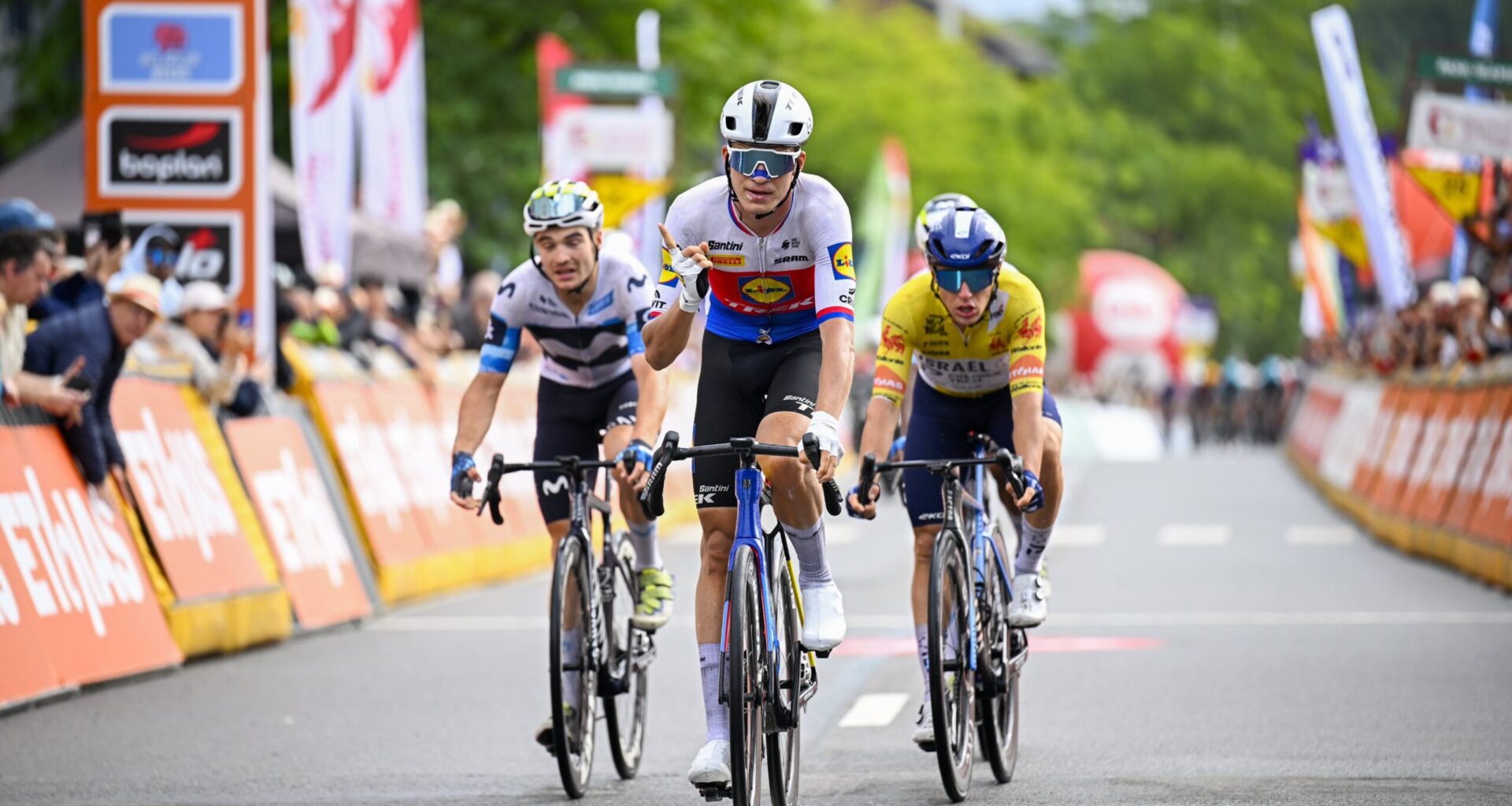 4ª Tour Valonia: Vacek aplasta a Movistar