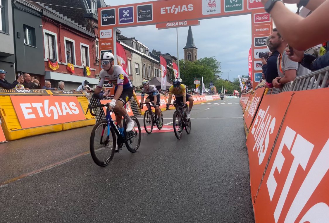 4ª Tour Valonia: Vacek aplasta a Movistar