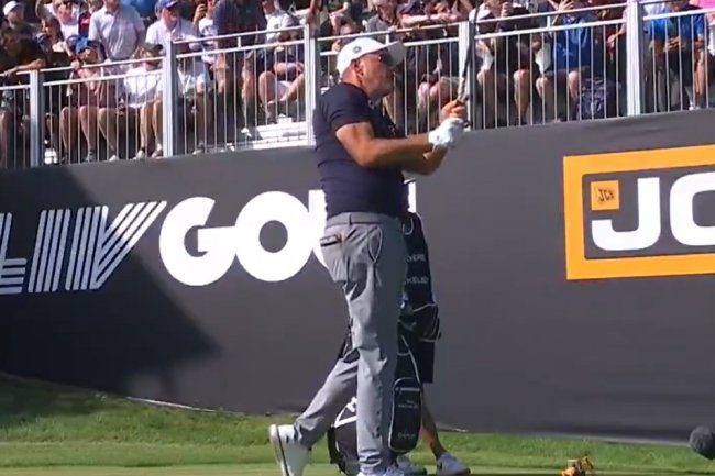 Mickelson fue un tiralíneas con este golpazo en el 17 que estuvo muy cerca del Hoyo en Uno