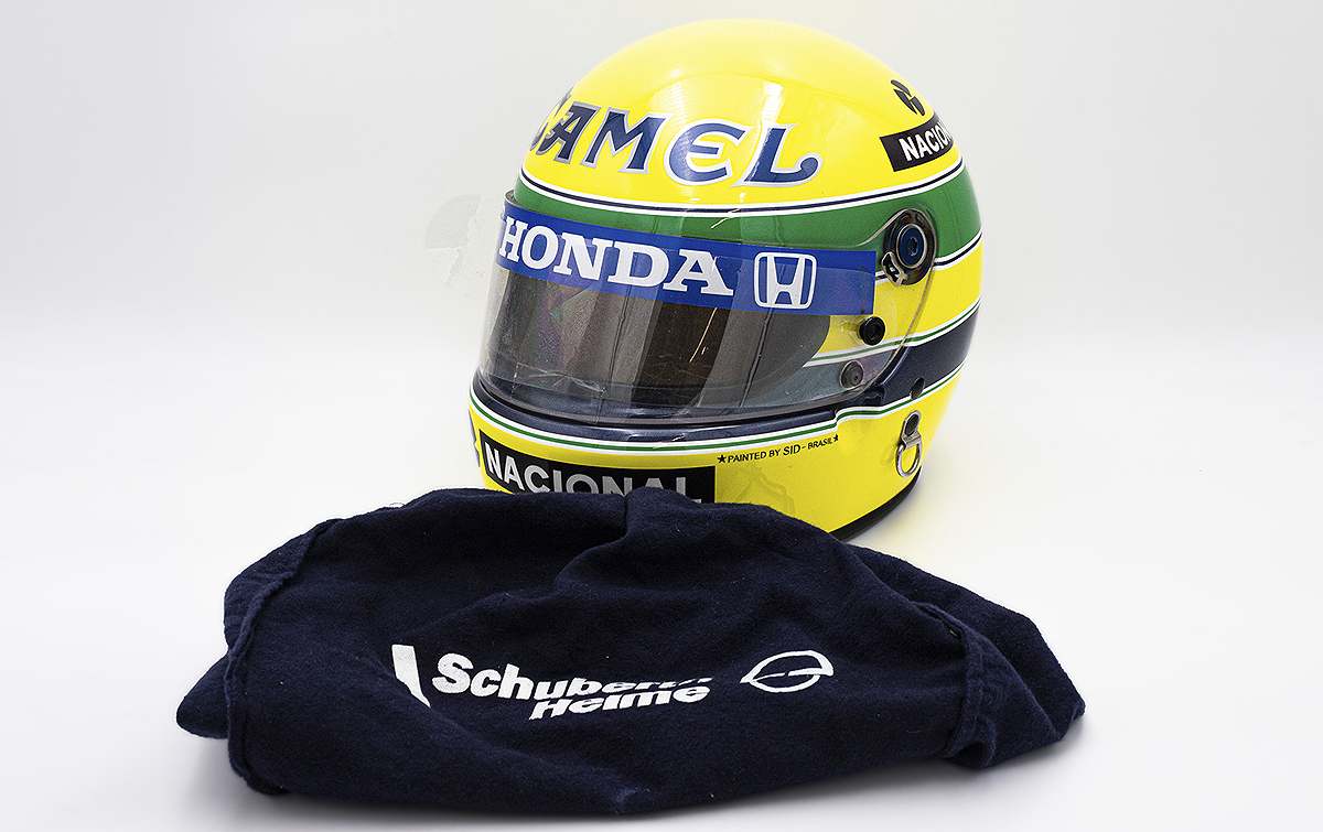 Cascos, monos, guantes de las leyendas de la F1 a subasta